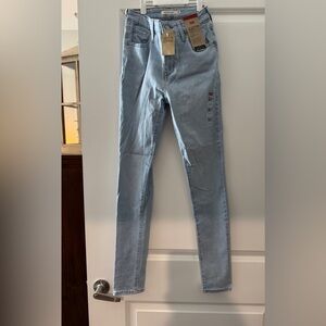 Levi's Women's Sky Blue Skinny Jeans